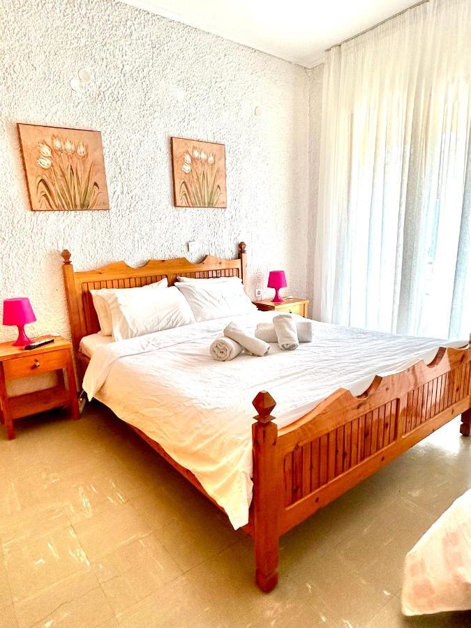Katerina apartments Neos Pirgos Ruang foto