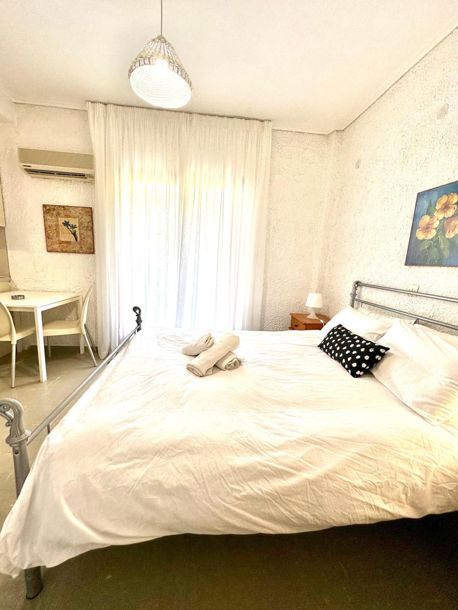 Katerina apartments Neos Pirgos Ruang foto