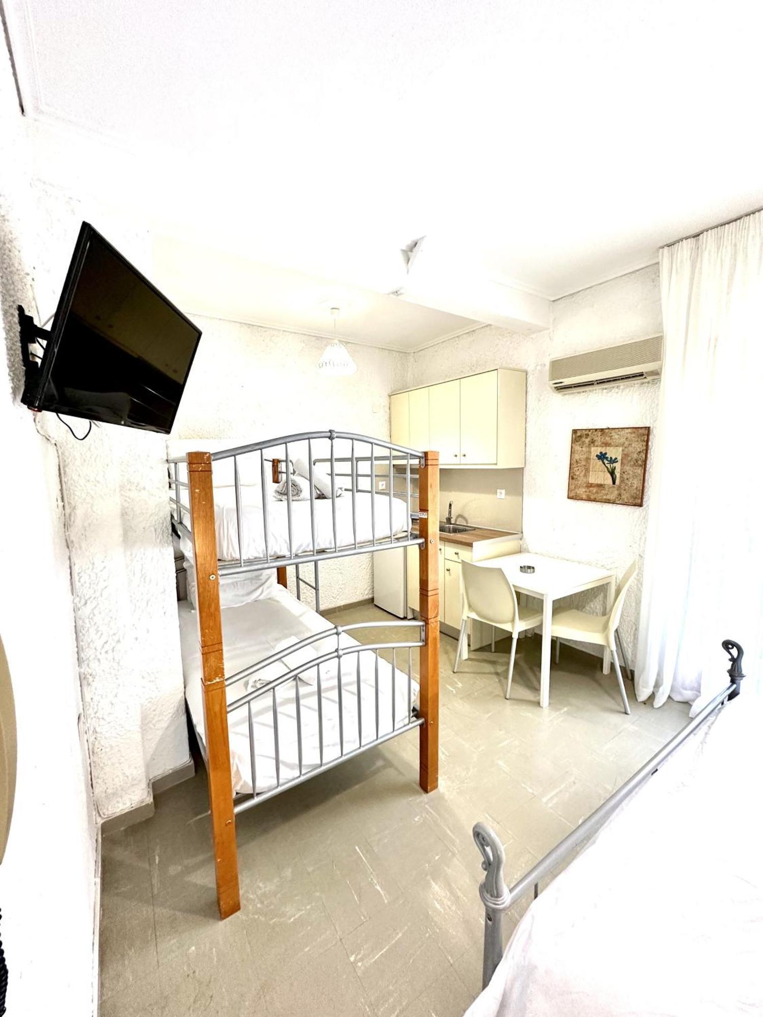 Katerina apartments Neos Pirgos Ruang foto
