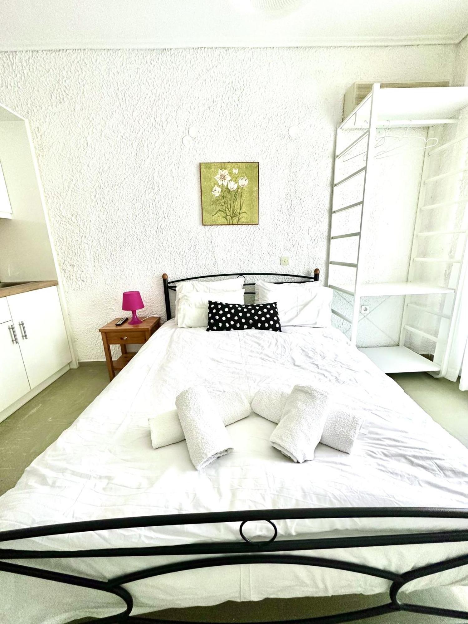 Katerina apartments Neos Pirgos Ruang foto