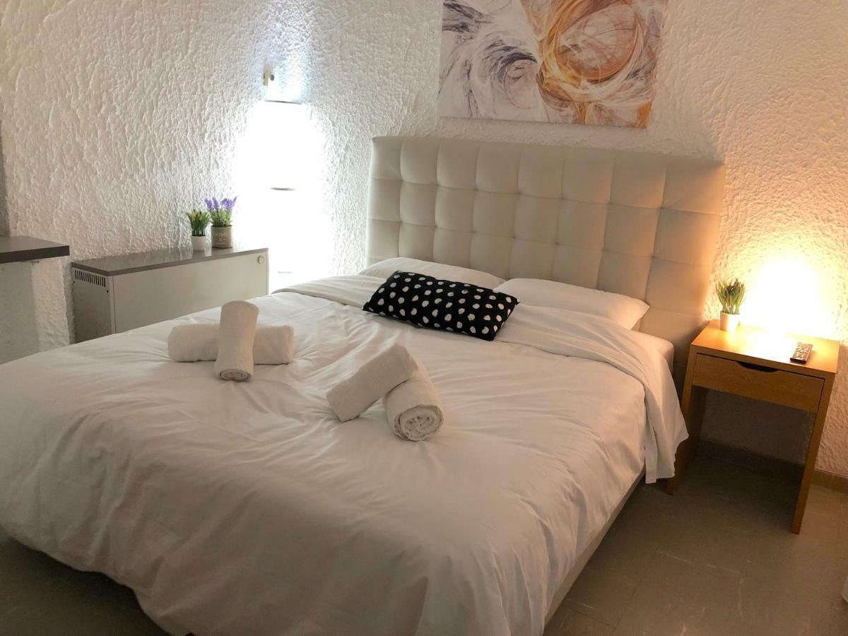 Katerina apartments Neos Pirgos Bagian luar foto