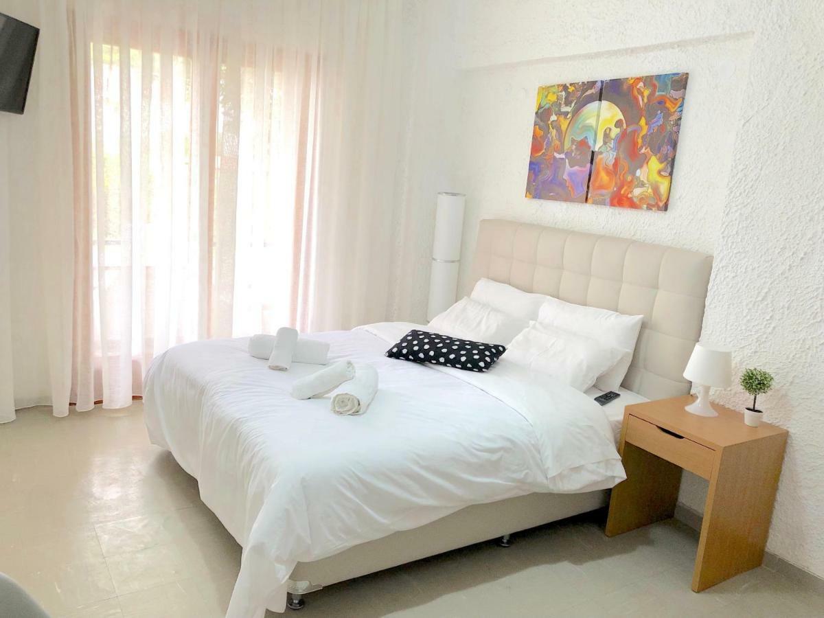 Katerina apartments Neos Pirgos Bagian luar foto
